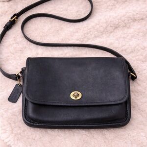 Vintage Coach Black Leather Flap Crossbody | Turnlock | USA Made | 10 x 7